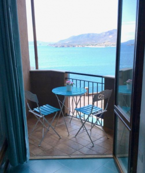 Apartment on the sea